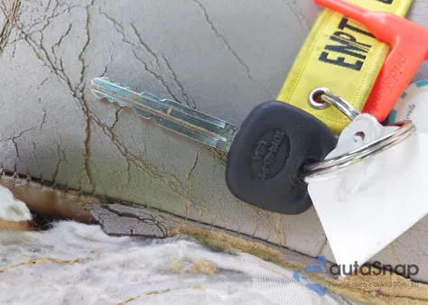 2004 Toyota Land Cruiser z USA, uszkodzony, nr VIN JTEHT05J542064973